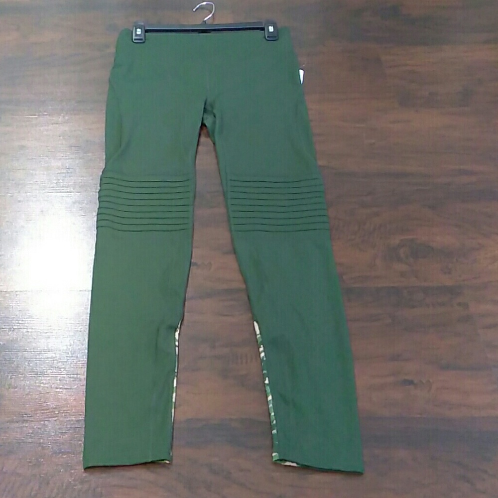 Woman's preformance  moto leggings